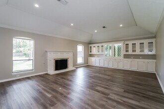 928 Victoria Dr in Richmond, TX - Building Photo - Building Photo