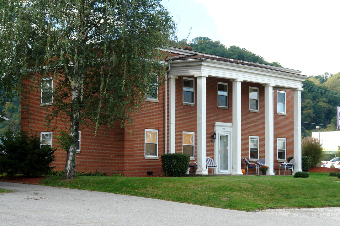 3509 Noyes Ave SE in Charleston, WV - Building Photo