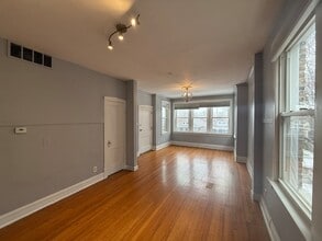 6546 S Rockwell St in Chicago, IL - Foto de edificio - Building Photo