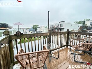 33 Cottage St, Unit 1 in Boston, MA - Building Photo - Building Photo