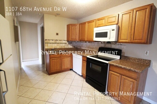 1107 68th Ave Dr W in Bradenton, FL - Building Photo - Building Photo