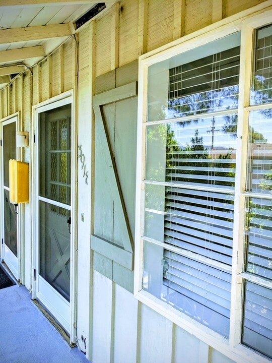 3918 Park Pl, Unit 3918 in Montrose, CA - Building Photo