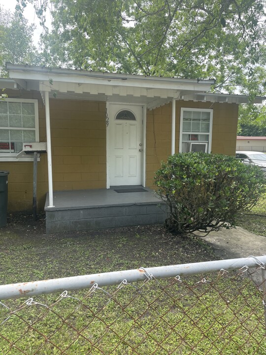 1029 Cornwall St in Savannah, GA - Foto de edificio