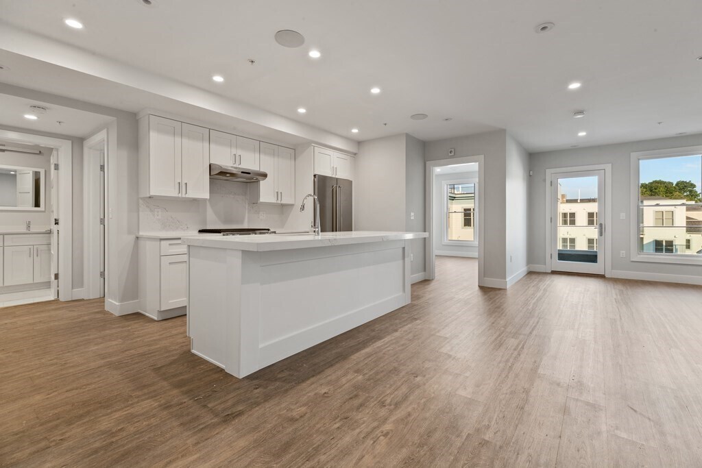 135 Hancock St, Unit 19 in Quincy, MA - Building Photo