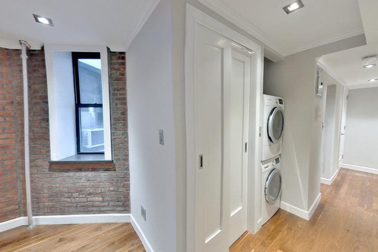 209 E 25th St in New York, NY - Building Photo