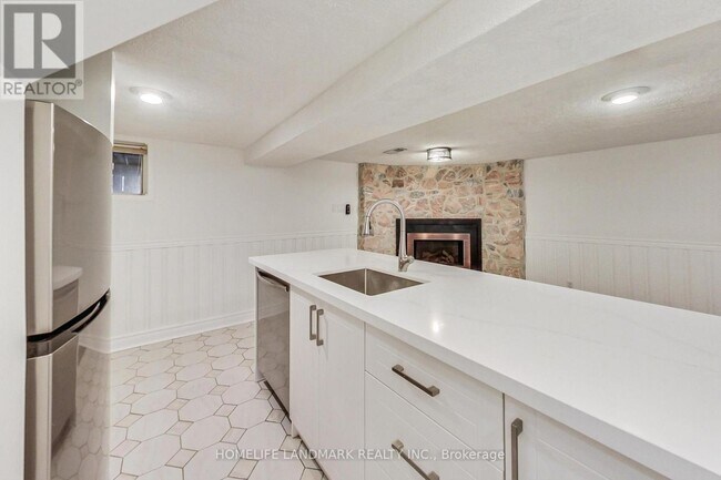 40 Tiago Ave in Toronto, ON - Building Photo - Building Photo