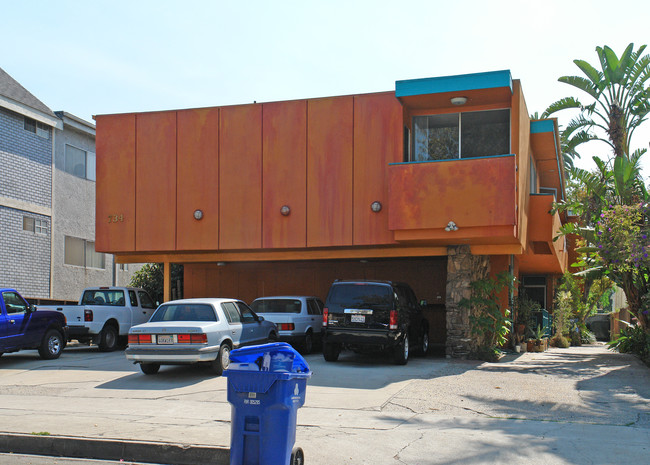 734 N Alfred St in West Hollywood, CA - Building Photo - Building Photo