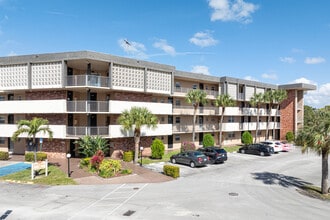 Lauderdale Oaks in Lauderdale Lakes, FL - Building Photo - Building Photo