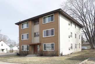 3855 Jackson St NE in Columbia Heights, MN - Building Photo - Building Photo