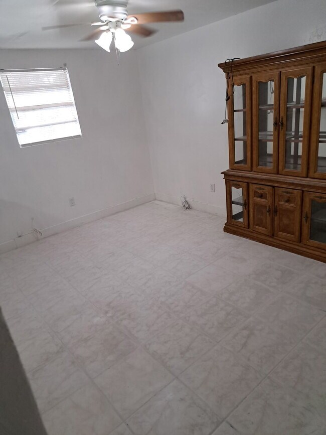 2315 N Whittier St in Tampa, FL - Building Photo - Building Photo
