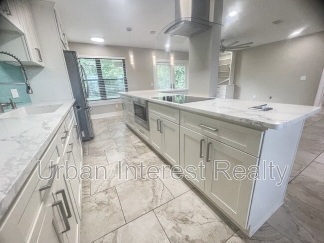 802 E Pine Forest Dr in Lynn Haven, FL - Building Photo - Building Photo