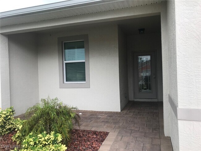 619 SE 14th St in Cape Coral, FL - Building Photo - Building Photo