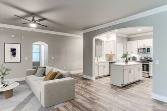 1200 Windsor Lakes Blvd in Conroe, TX - Building Photo - Building Photo