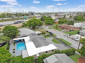 801 NW 172nd Terrace in Miami, FL - Building Photo - Building Photo