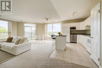 255 Keats Way in Waterloo, ON - Building Photo - Building Photo