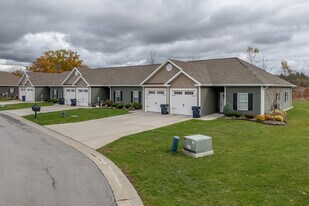 Hidden Meadow Trail in Grand Island, NY - Building Photo