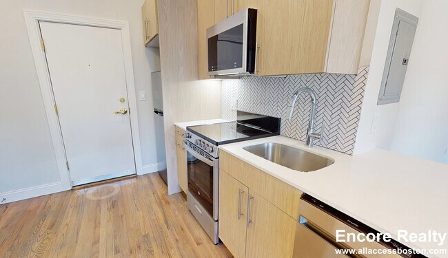 106 Queensberry St in Boston, MA - Building Photo - Building Photo