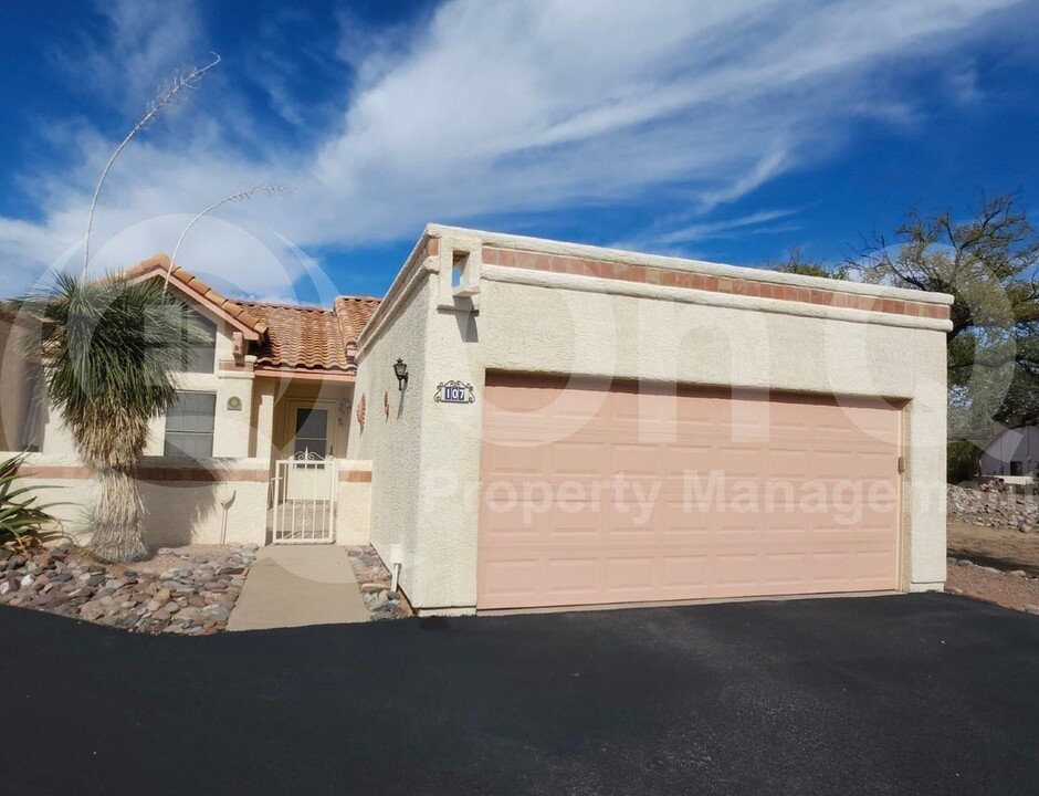 107 E Horizon Cir in Tucson, AZ - Building Photo