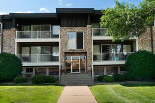 Edina Park in Edina, MN - Building Photo