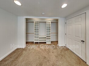 5828 N Milton St in Spokane, WA - Foto de edificio - Building Photo