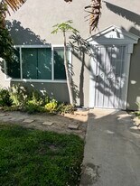 1777 Mitchell Ave, Unit 11 in Tustin, CA - Building Photo