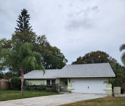 1388 Crescent Ct in Tarpon Springs, FL - Building Photo - Building Photo