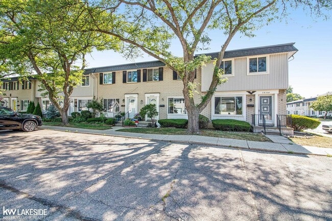 28306 Universal Dr in Warren, MI - Building Photo - Building Photo