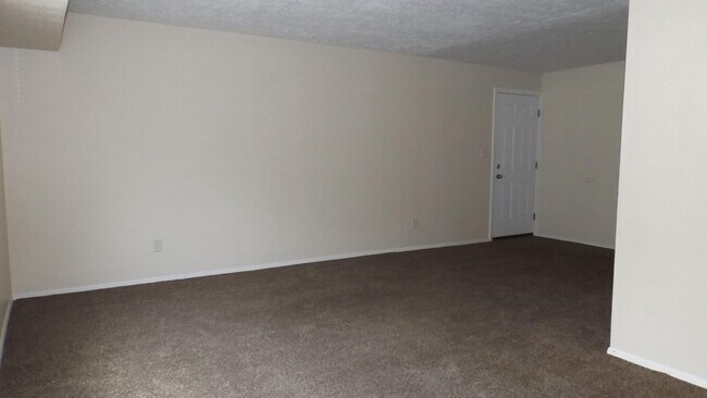 841 Silver Meadows Blvd-Unit -Apt 104 in Kent, OH - Foto de edificio - Building Photo