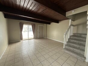 474 Meadow Green Ln in Round Lake Beach, IL - Building Photo - Building Photo