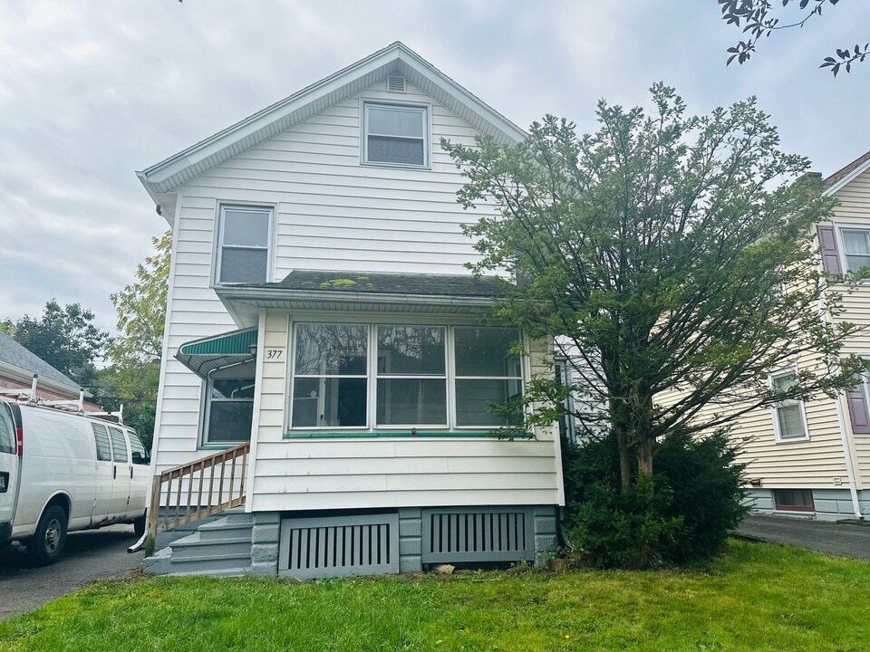 377 Avis St in Rochester, NY - Building Photo