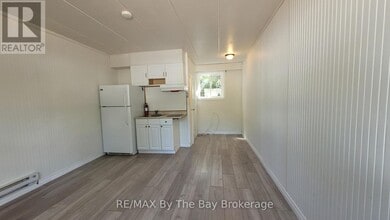 280 River Rd E in Wasaga Beach, ON - Building Photo - Building Photo
