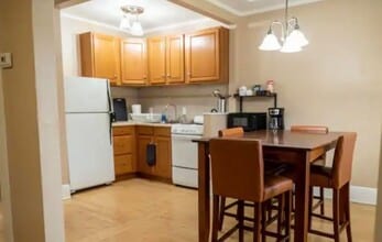 5171 N Elkhart Ave in Whitefish Bay, WI - Building Photo - Building Photo