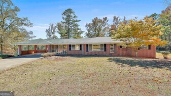 334 Porter Rd in Fayetteville, GA - Building Photo