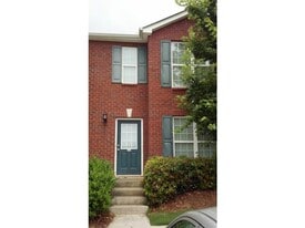 2758 Valley Green Dr in Gainesville, GA - Building Photo