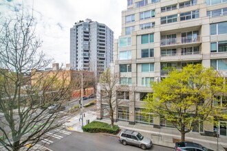 210 Wall St in Seattle, WA - Foto de edificio - Building Photo
