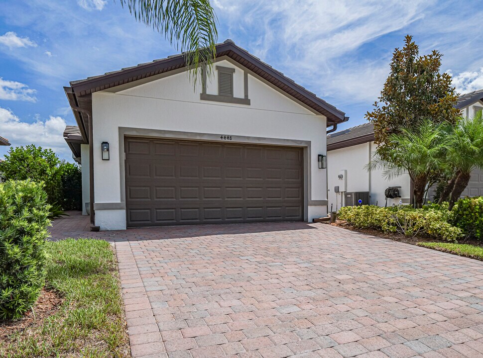 4448 Beauty Leaf Cir in Vero Beach, FL - Building Photo