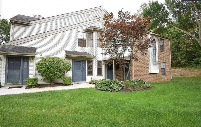 2013 Bayhead Dr in Sayreville, NJ - Building Photo - Building Photo