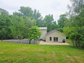 3545 N Creek Rd in Palmyra, NY - Foto de edificio - Building Photo