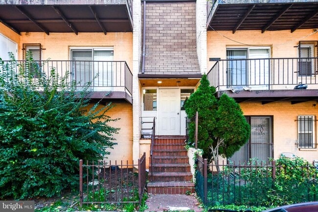 property at 5005 D St SE