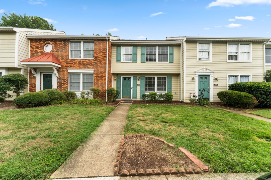 9428 Tracey Lynne Cir in Glen Allen, VA - Foto de edificio