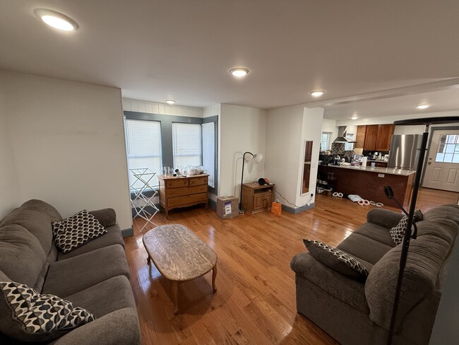 413 S Aurora St in Ithaca, NY - Building Photo - Building Photo