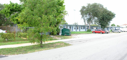 2554 NW 14th St in Fort Lauderdale, FL - Building Photo - Building Photo