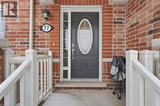 22 Spring Creek Dr in Waterdown, ON - Building Photo - Building Photo