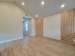 216 W Live Oak St in Angleton, TX - Building Photo - Building Photo