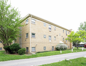 528 S Michigan Ct in Addison, IL - Building Photo - Building Photo