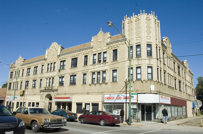 720 E 79th St in Chicago, IL - Foto de edificio - Building Photo