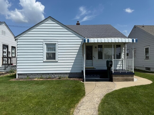property at 1317 E Wheeling St