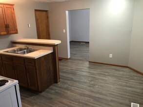 309 Hart St, Unit A in Jefferson City, MO - Building Photo - Building Photo
