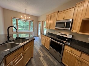 118 S Shannon Dr in Shakopee, MN - Building Photo - Building Photo