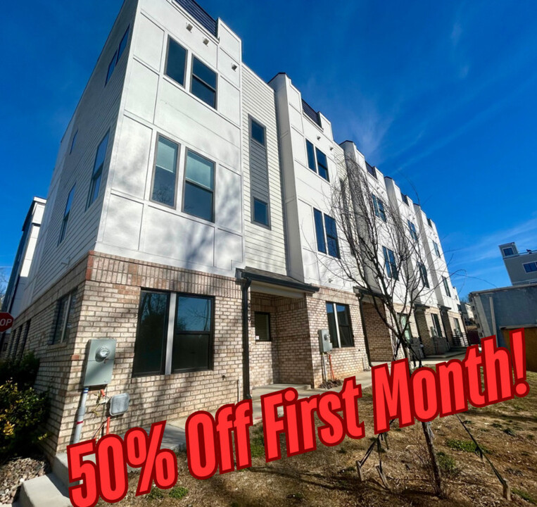 419 Strong Ave in Charlotte, NC - Building Photo